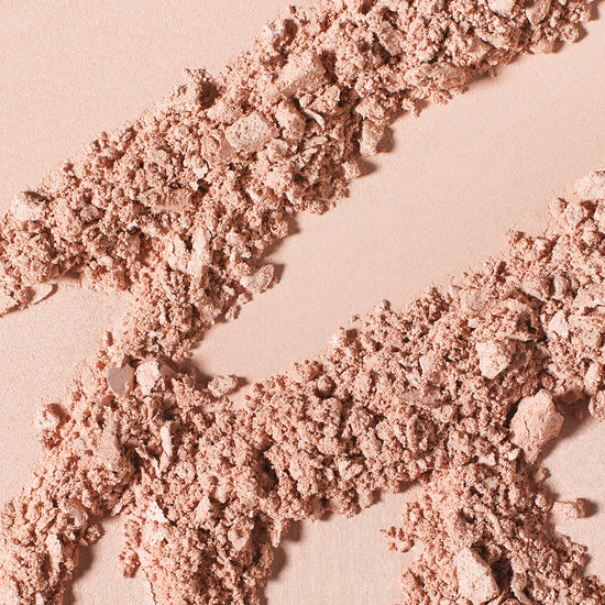 WAY TO GLOW pressed highlighter in shade moonlight